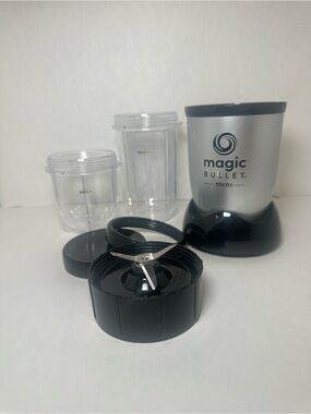 Magic Bullet Mini Blender MINI0100 2 Cups Blade Lids Silver Black